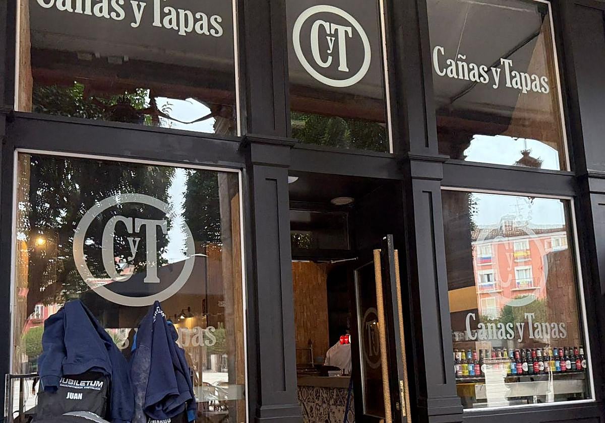 Nuevo bar de tapeo que ha abierto sus puertas en la Plaza Mayor de Burgos.