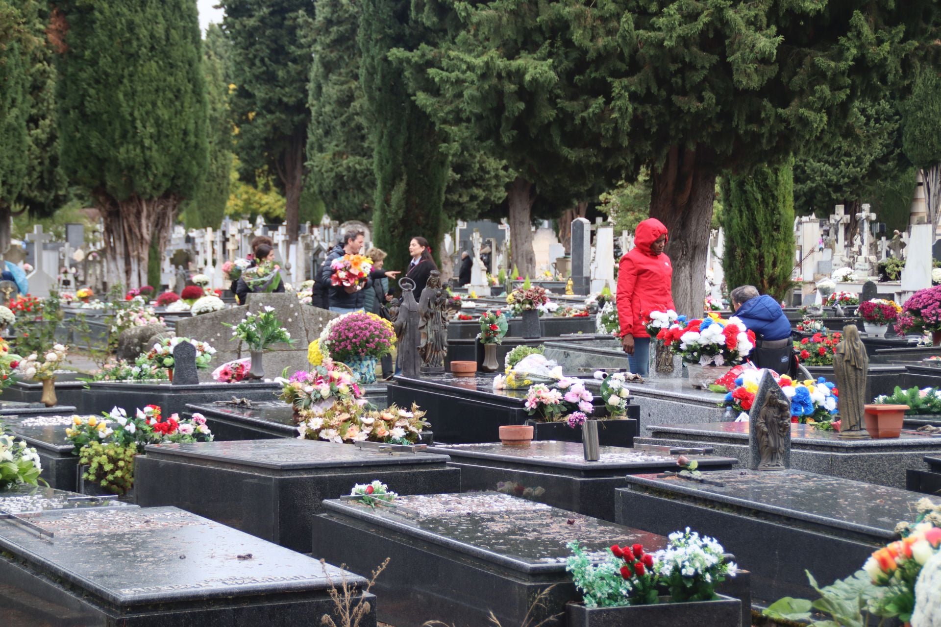 Así ha vivido Burgos el Día de Todos los Santos en imágenes