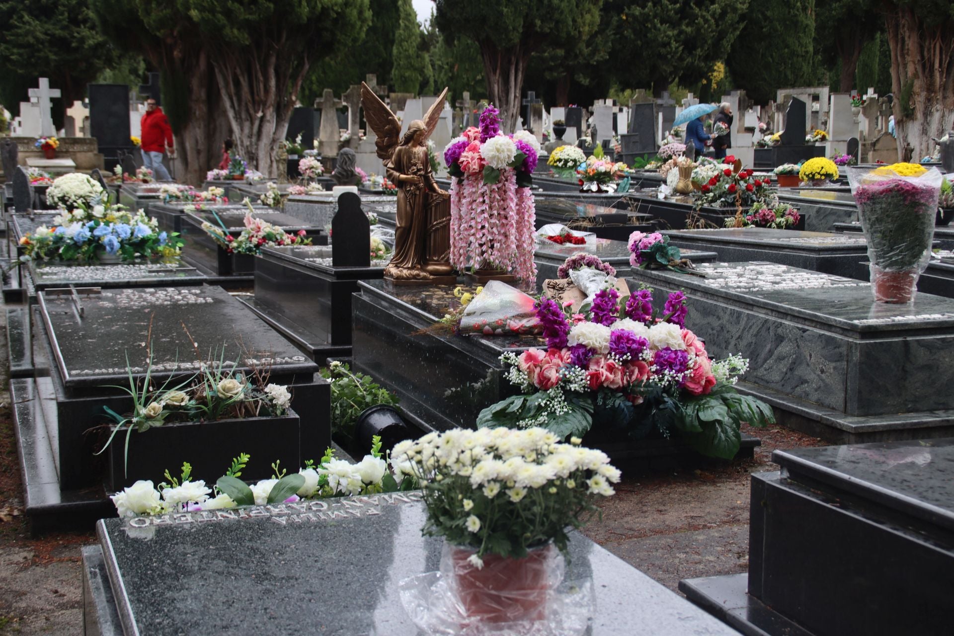 Así ha vivido Burgos el Día de Todos los Santos en imágenes