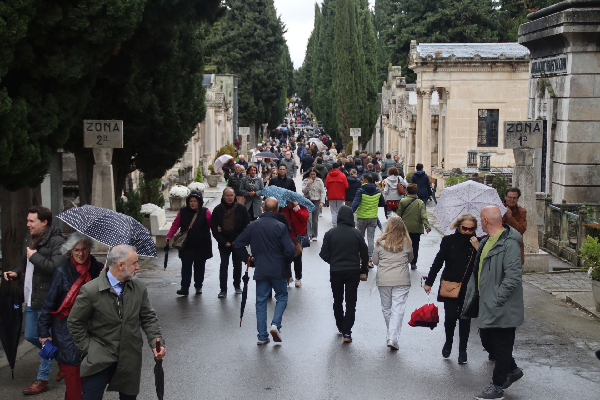 Así ha vivido Burgos el Día de Todos los Santos en imágenes