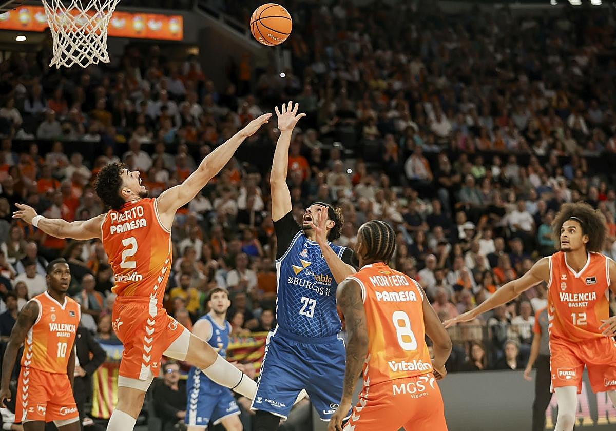 La derrota del San Pablo frente al Valencia Basket en imágenes