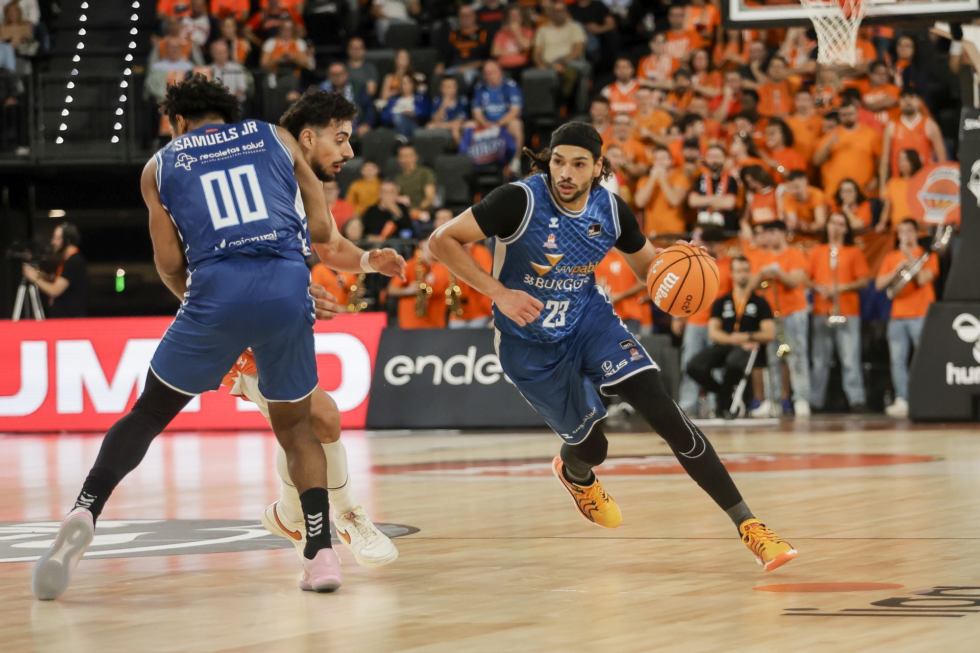 La derrota del San Pablo frente al Valencia Basket en imágenes