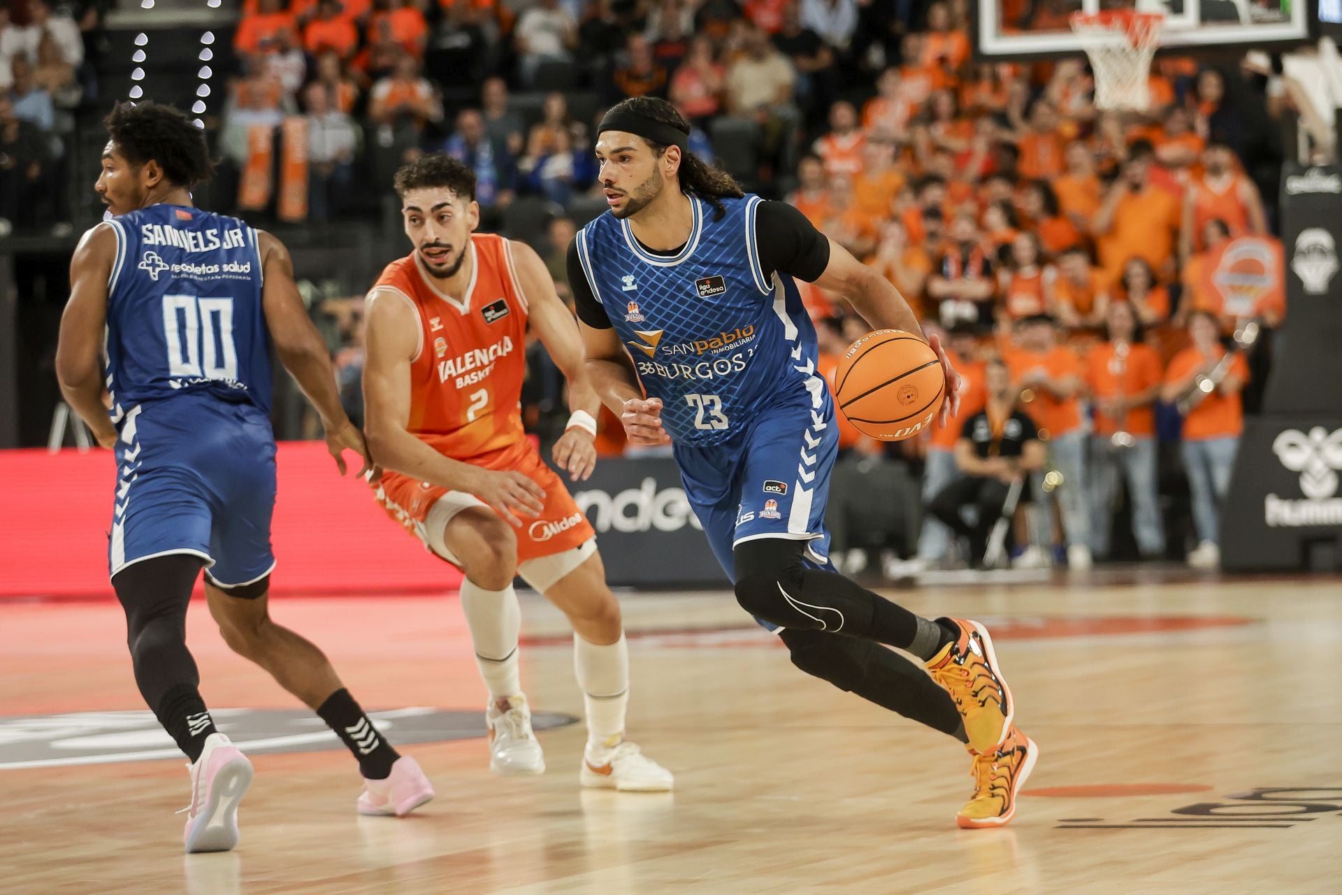 La derrota del San Pablo frente al Valencia Basket en imágenes