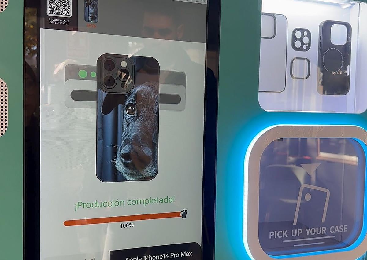 Imagen secundaria 1 - DISPHO y REPLIX revolucionan Burgos con la primera máquina inteligente para fundas personalizadas