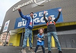 Luis, su hijo Adrián, y su nieto Hugo, fieles seguidores del San Pablo Burgos.