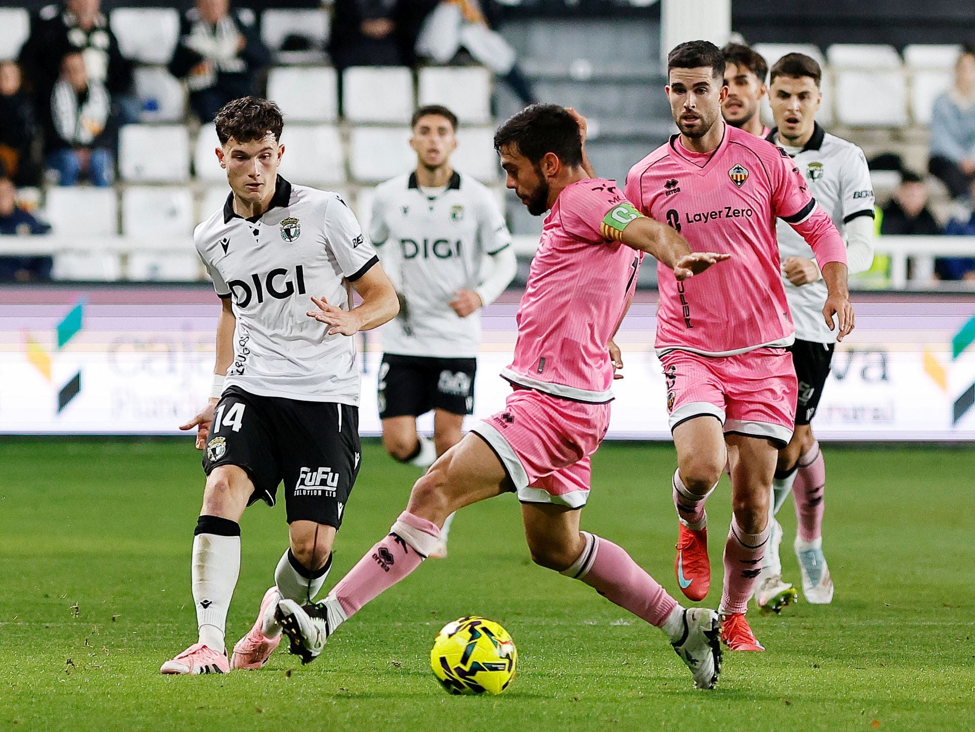 El partido entre el Burgos CF y el Castellón, en imágenes