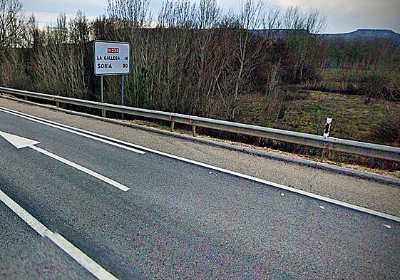 La N-234 en el tramo de variante de Salas de los Infantes.