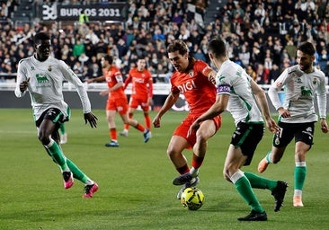 El Racing frena la trayectoria de un Burgos CF poco ambicioso