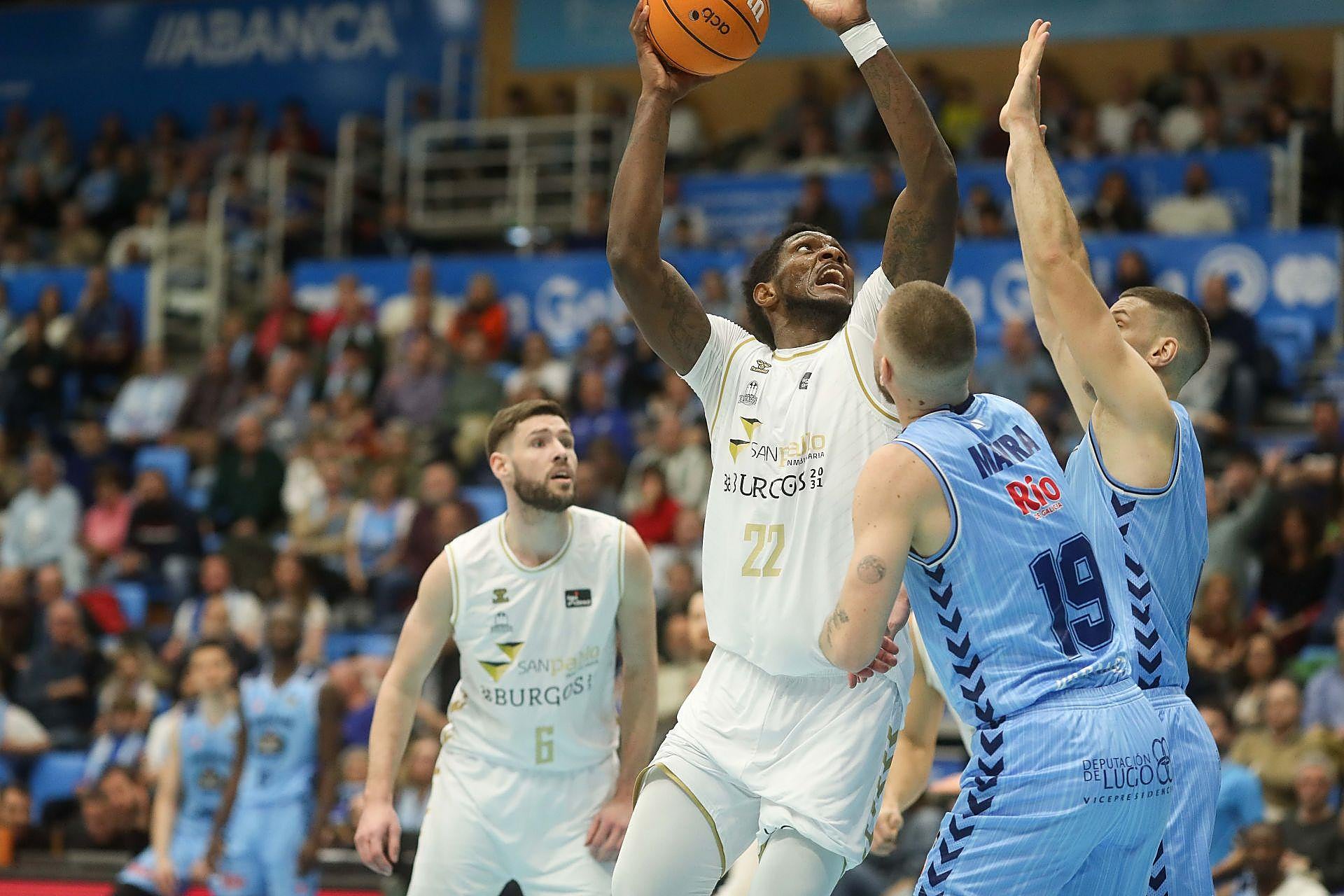 La derrota del San Pablo Burgos ante Río Breogán, en imágenes