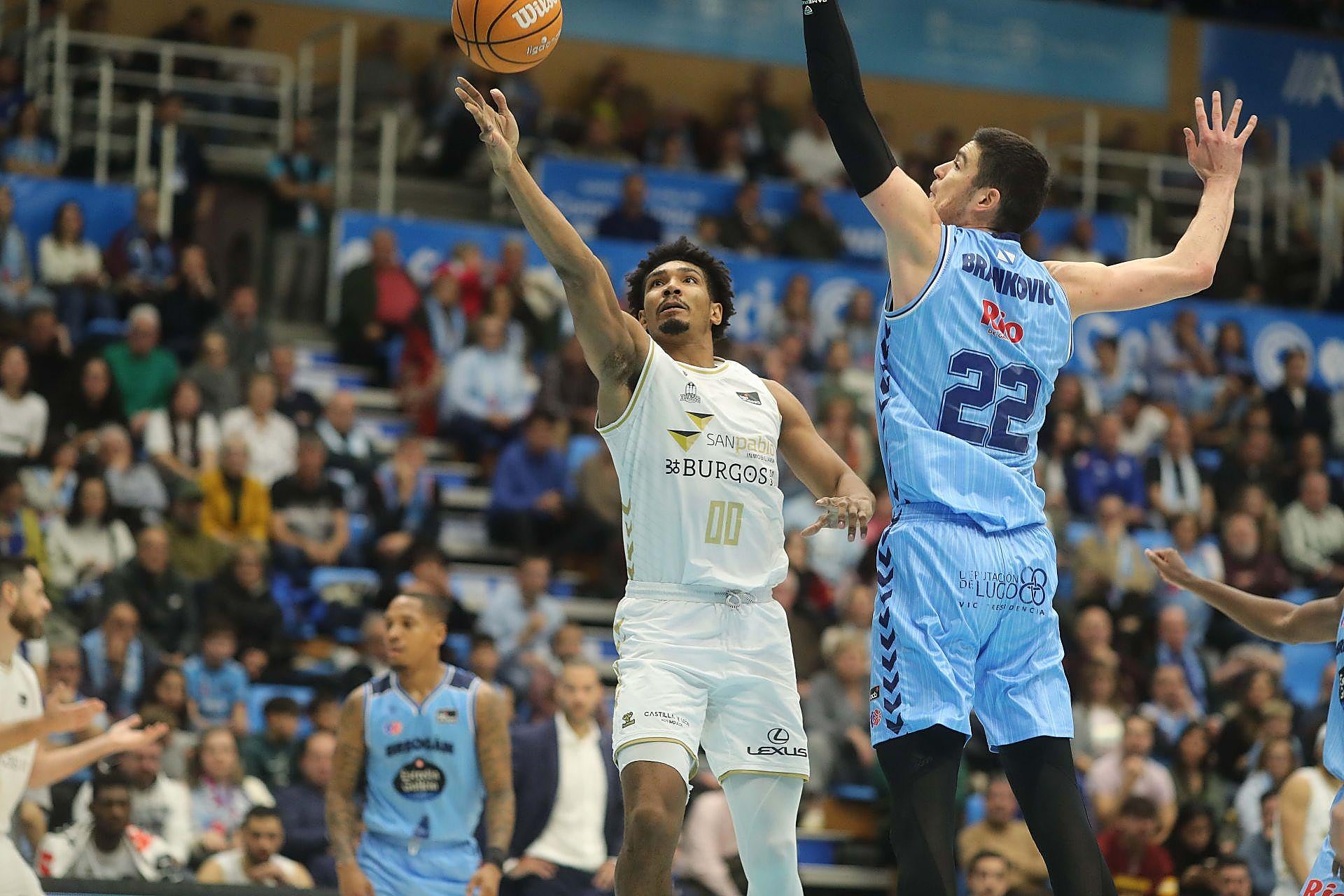 La derrota del San Pablo Burgos ante Río Breogán, en imágenes