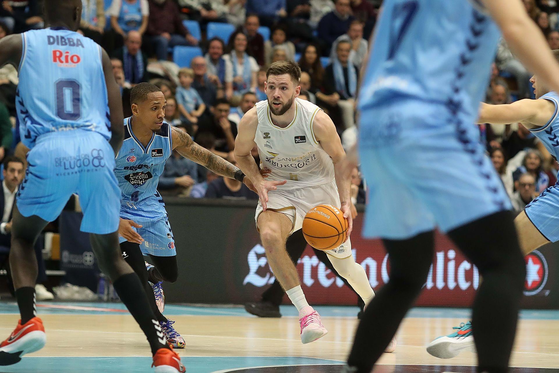 La derrota del San Pablo Burgos ante Río Breogán, en imágenes