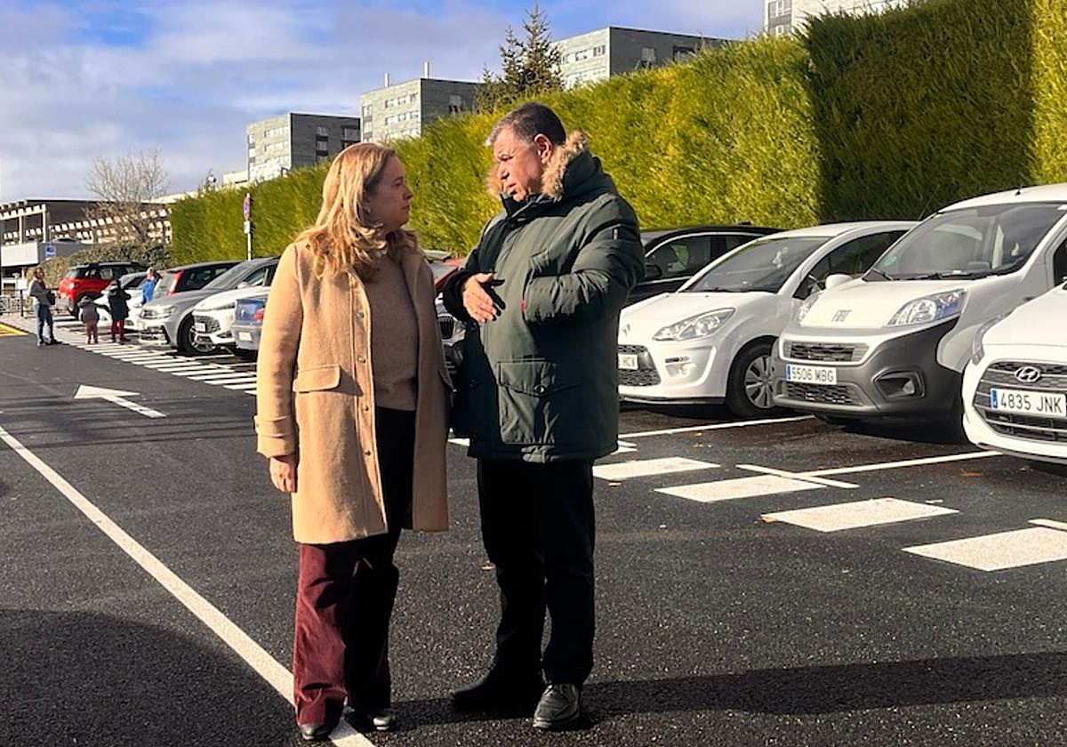 Ayala y Manso en el nuevo aparcamiento.