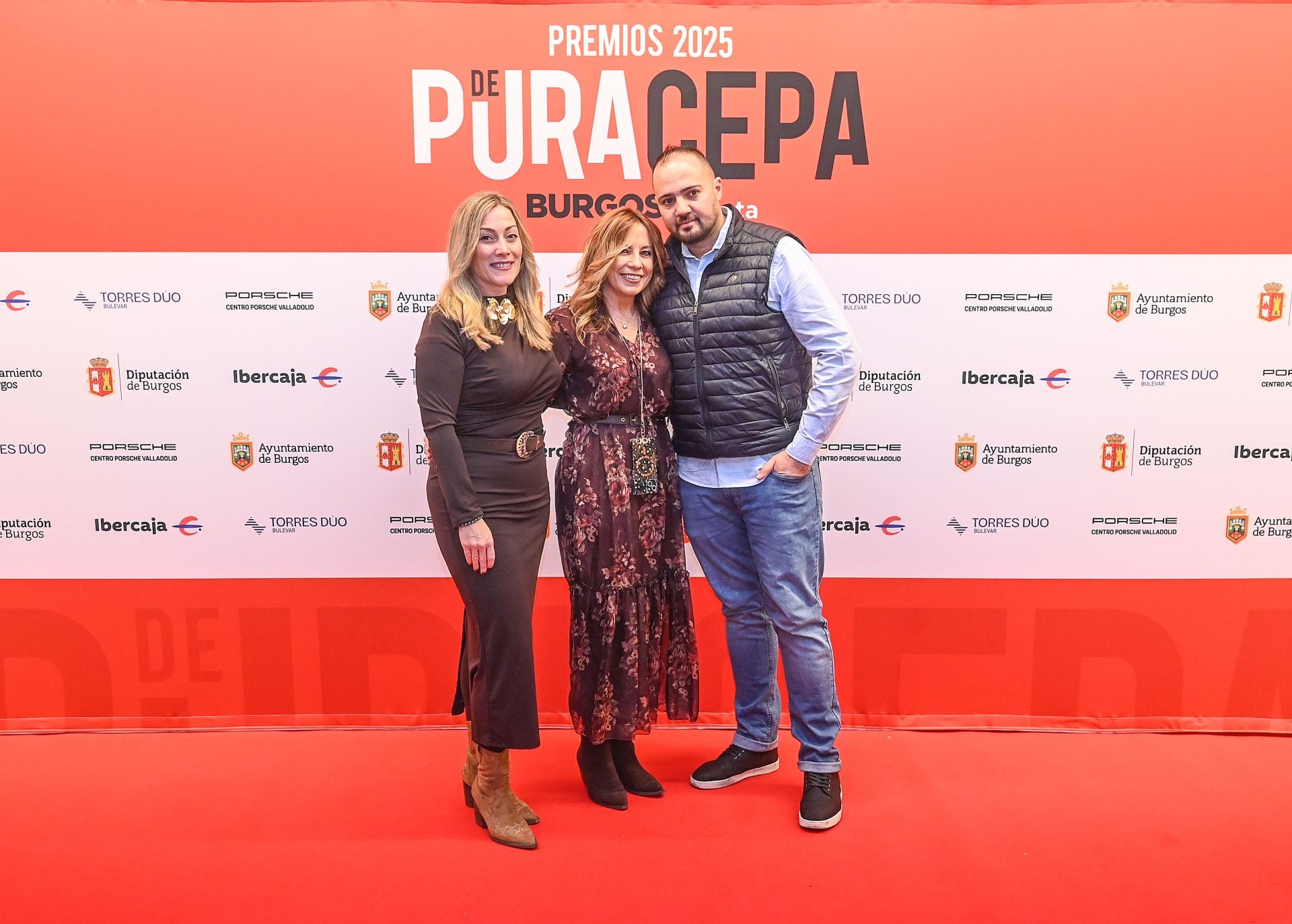 Anabel Castañeda, Carolina Gil y Álvaro Basconcilos.