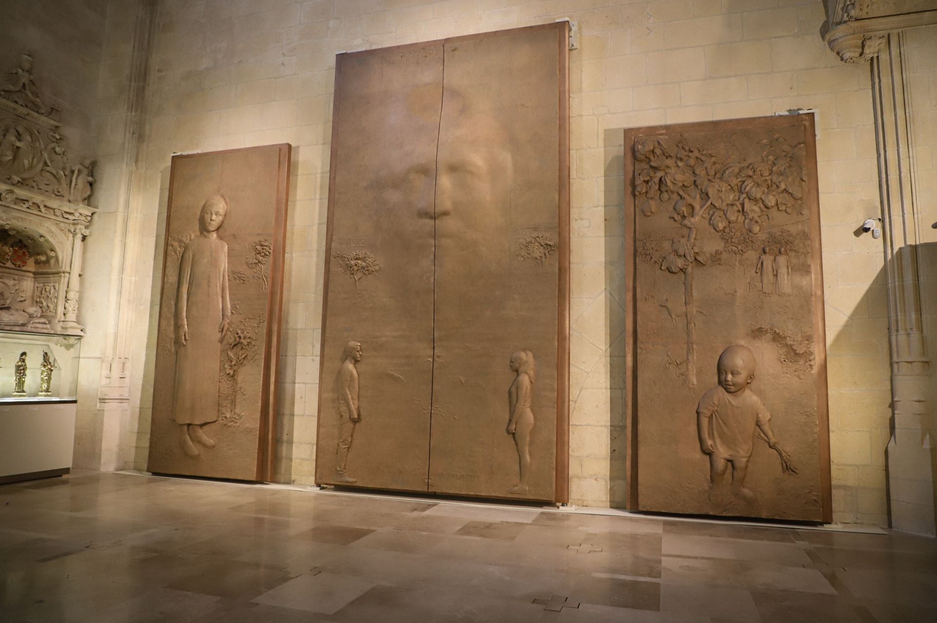 Así son las puertas de Antonio López, en imágenes