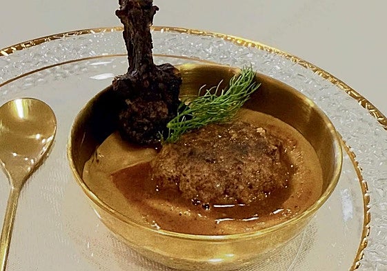 Tapa ganadora de la Ruta de la Morcilla de Burgos en la Ribera del Duero.