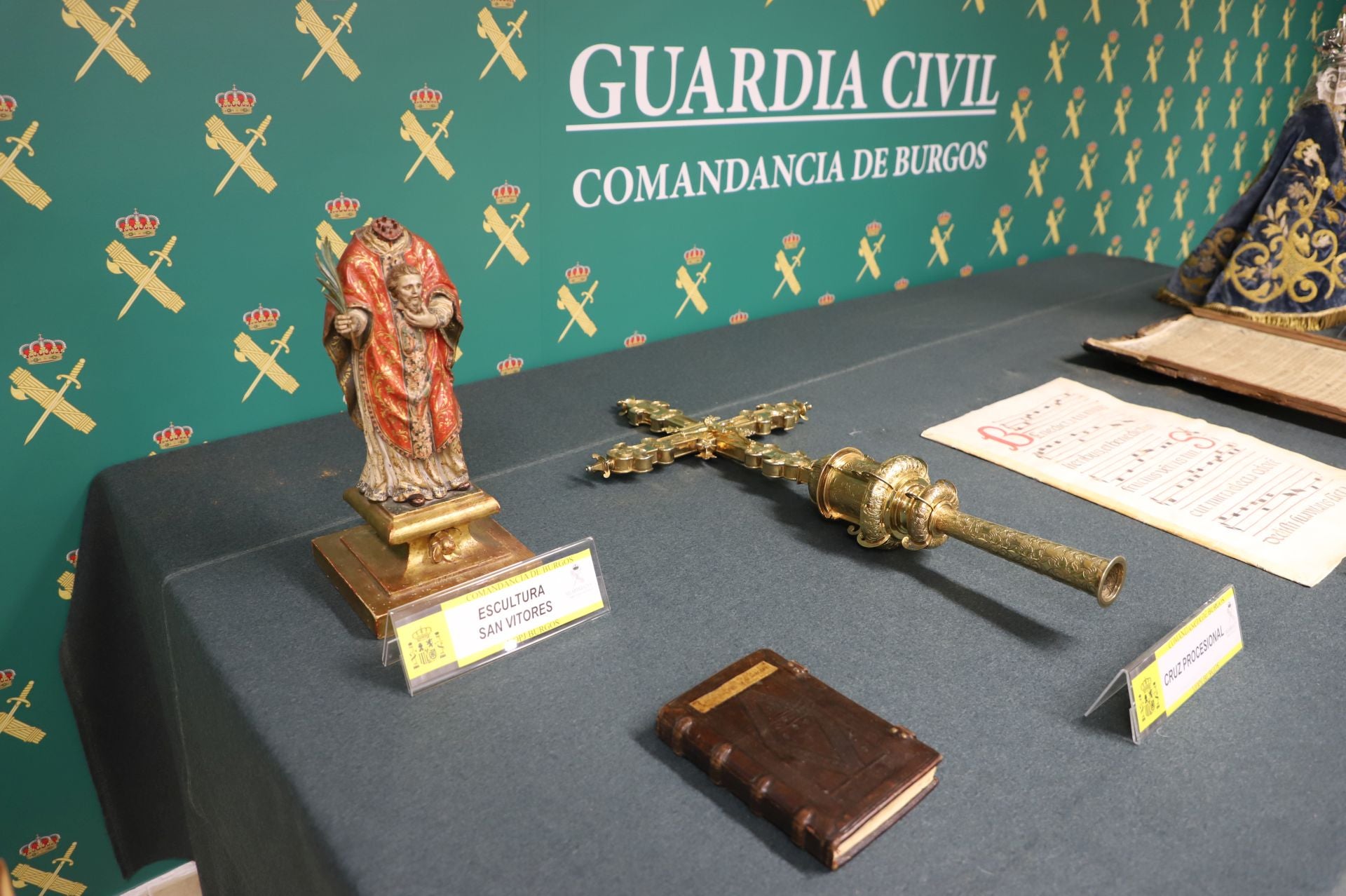 La Guardia Civil interviene más de 30 piezas de arte sacro trasladadas por las monjas cismáticas a Orduña