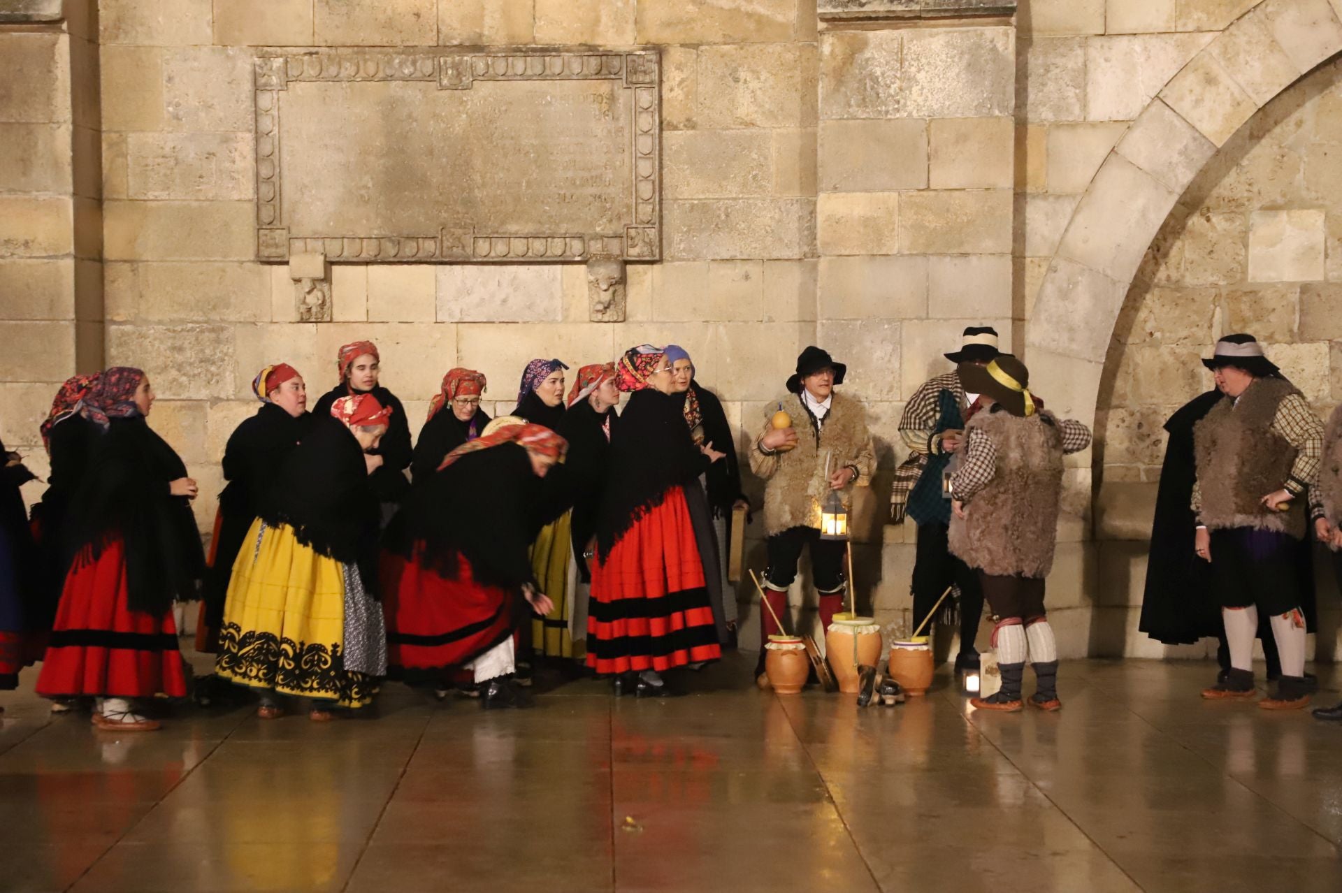 El encendido de las luces de Navidad de Burgos, en imágenes
