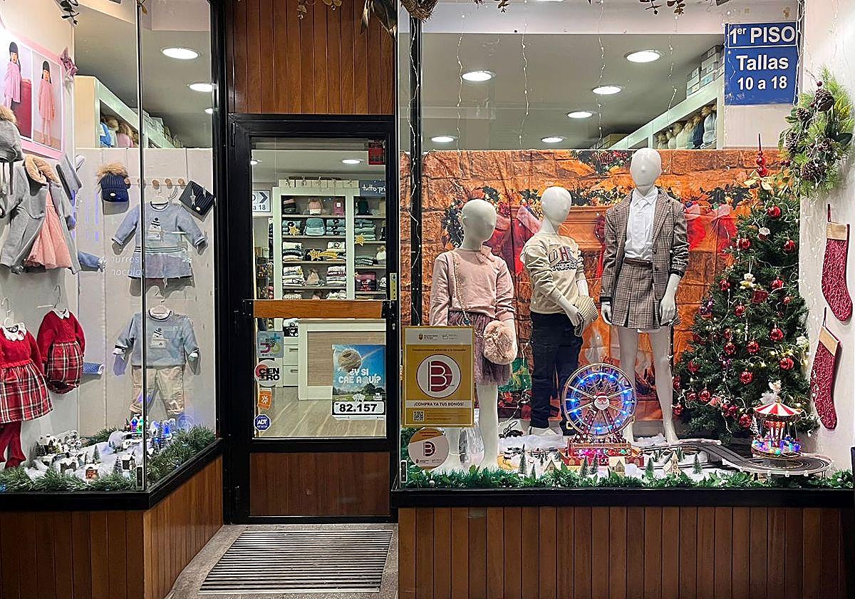 Escaparate de Azucena Kids.