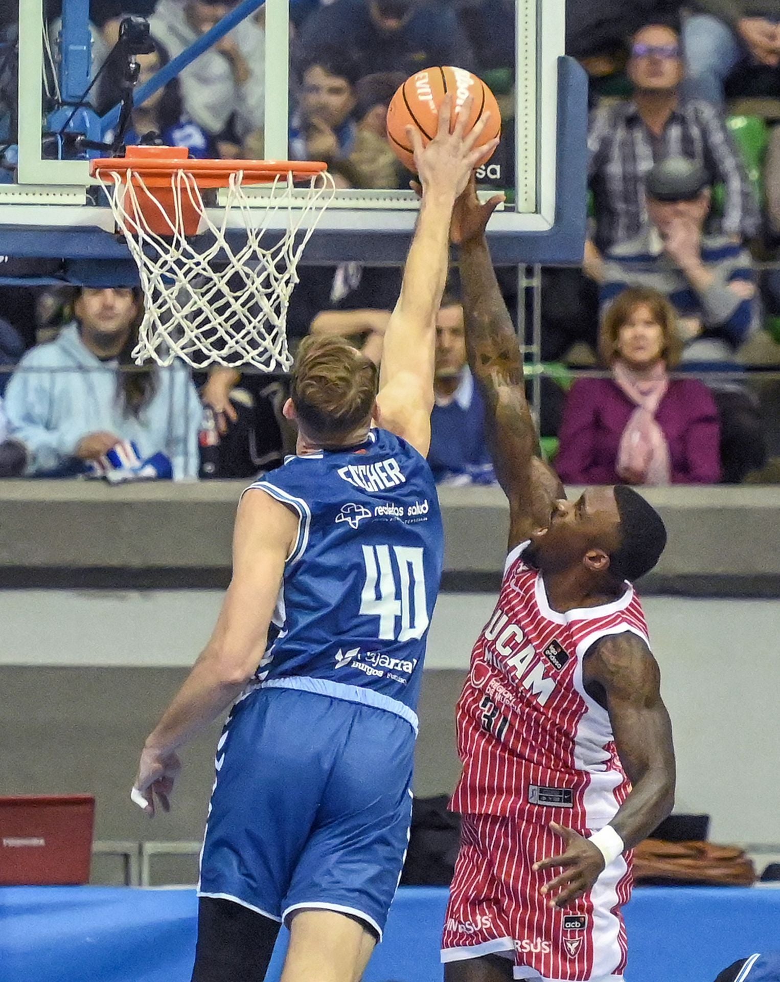 La derrota del San Pablo Burgos, en imágenes