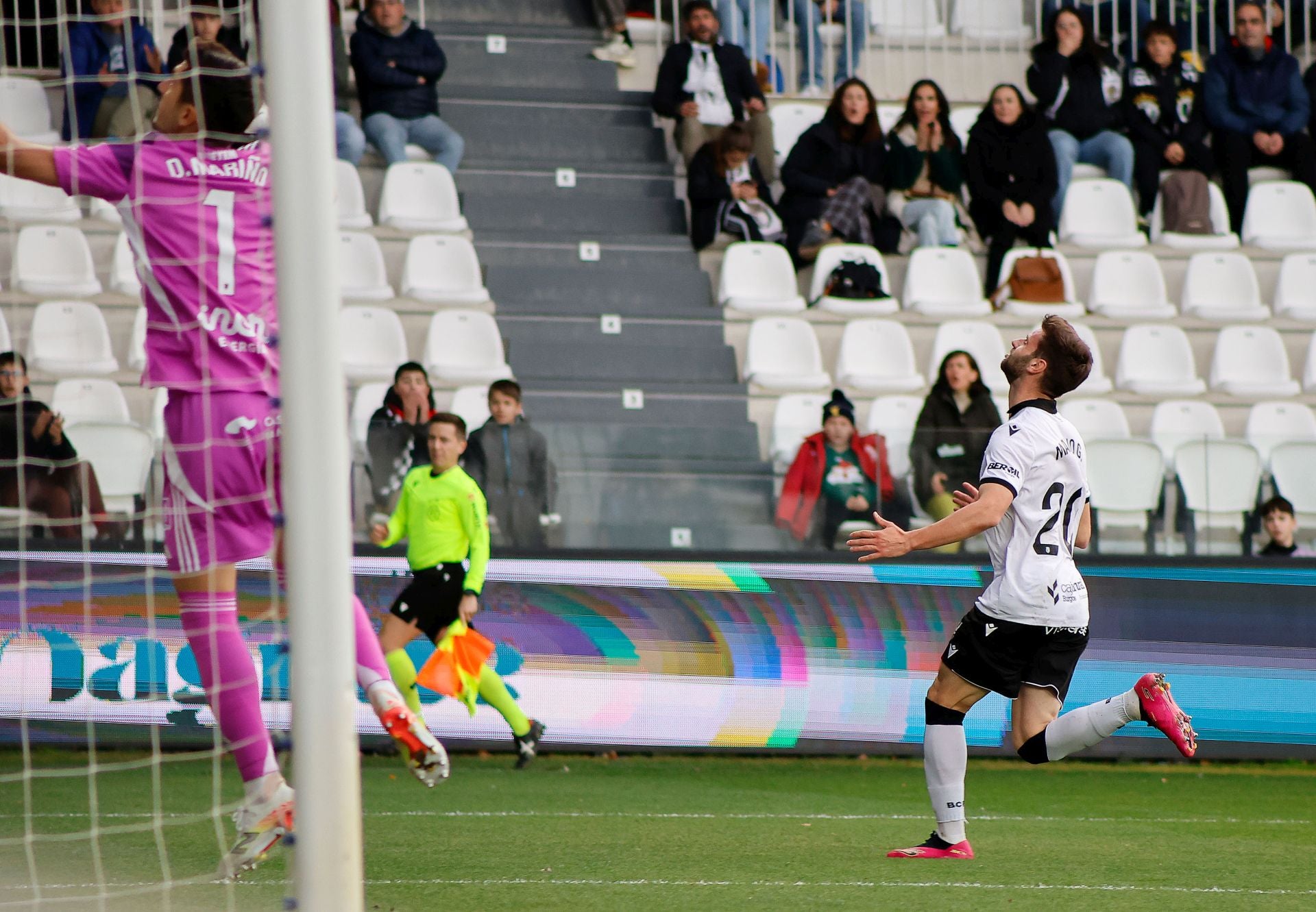 La derrota del Burgos CF contra el Albacete, en imágenes