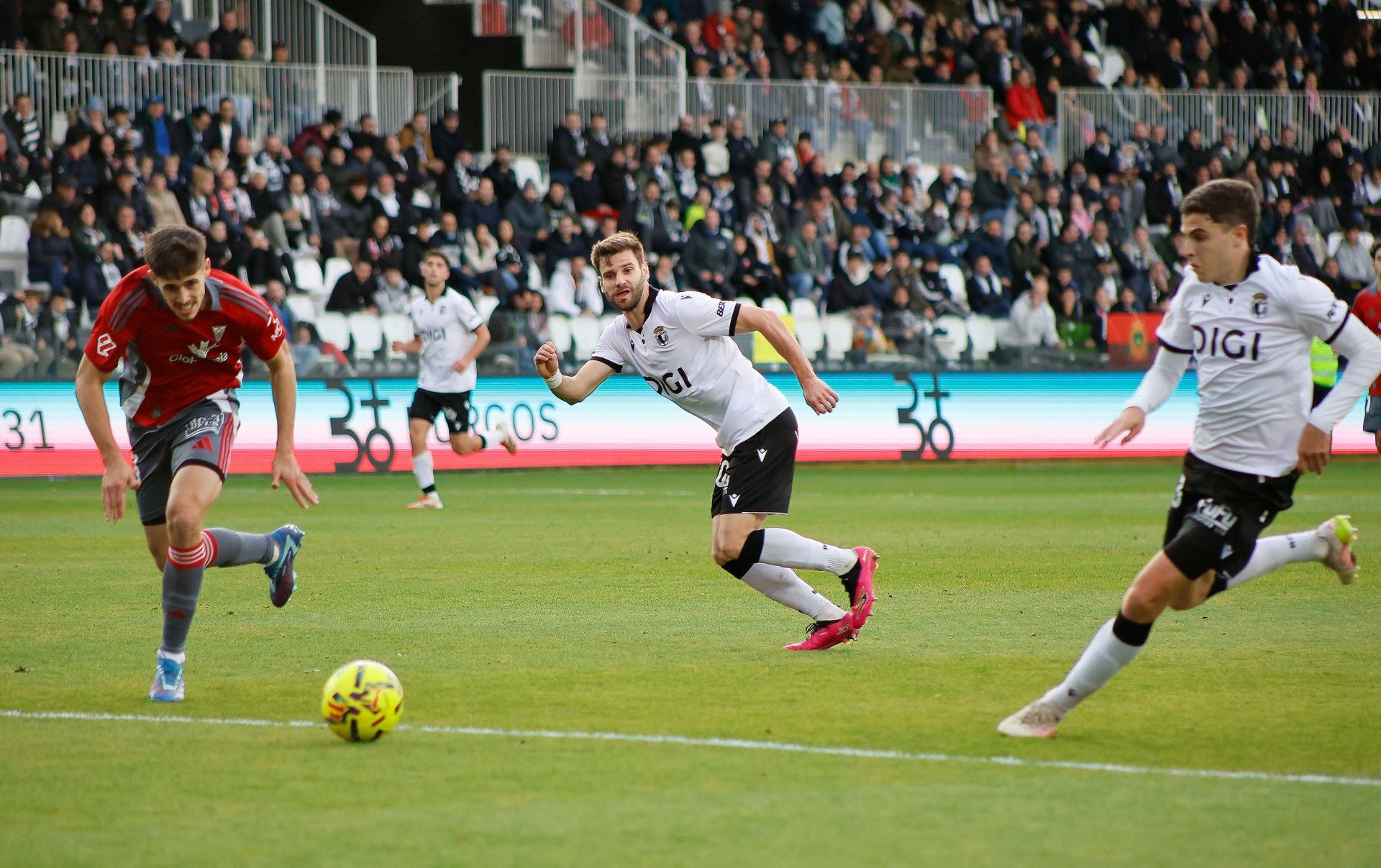 La derrota del Burgos CF contra el Albacete, en imágenes