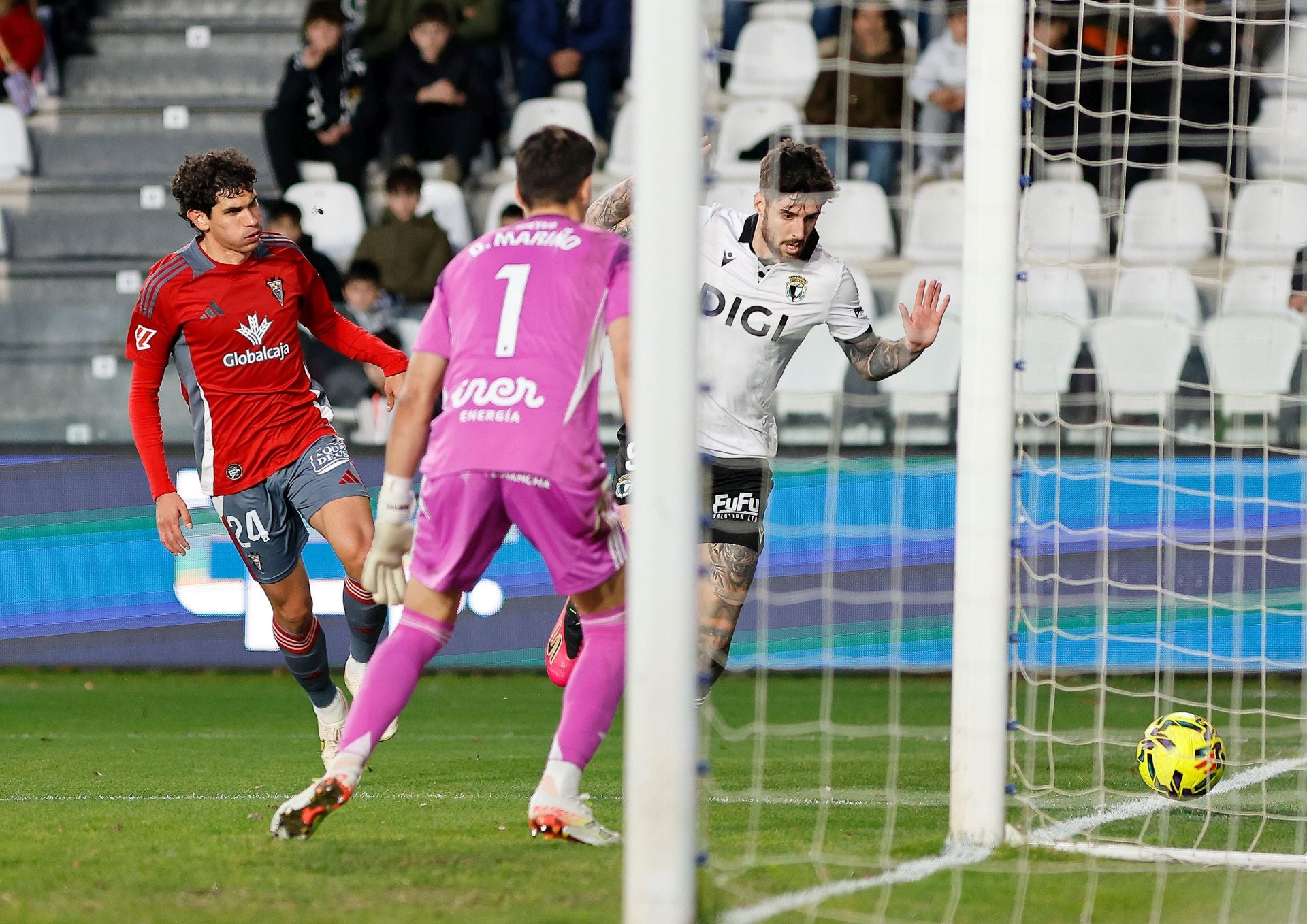 La derrota del Burgos CF contra el Albacete, en imágenes