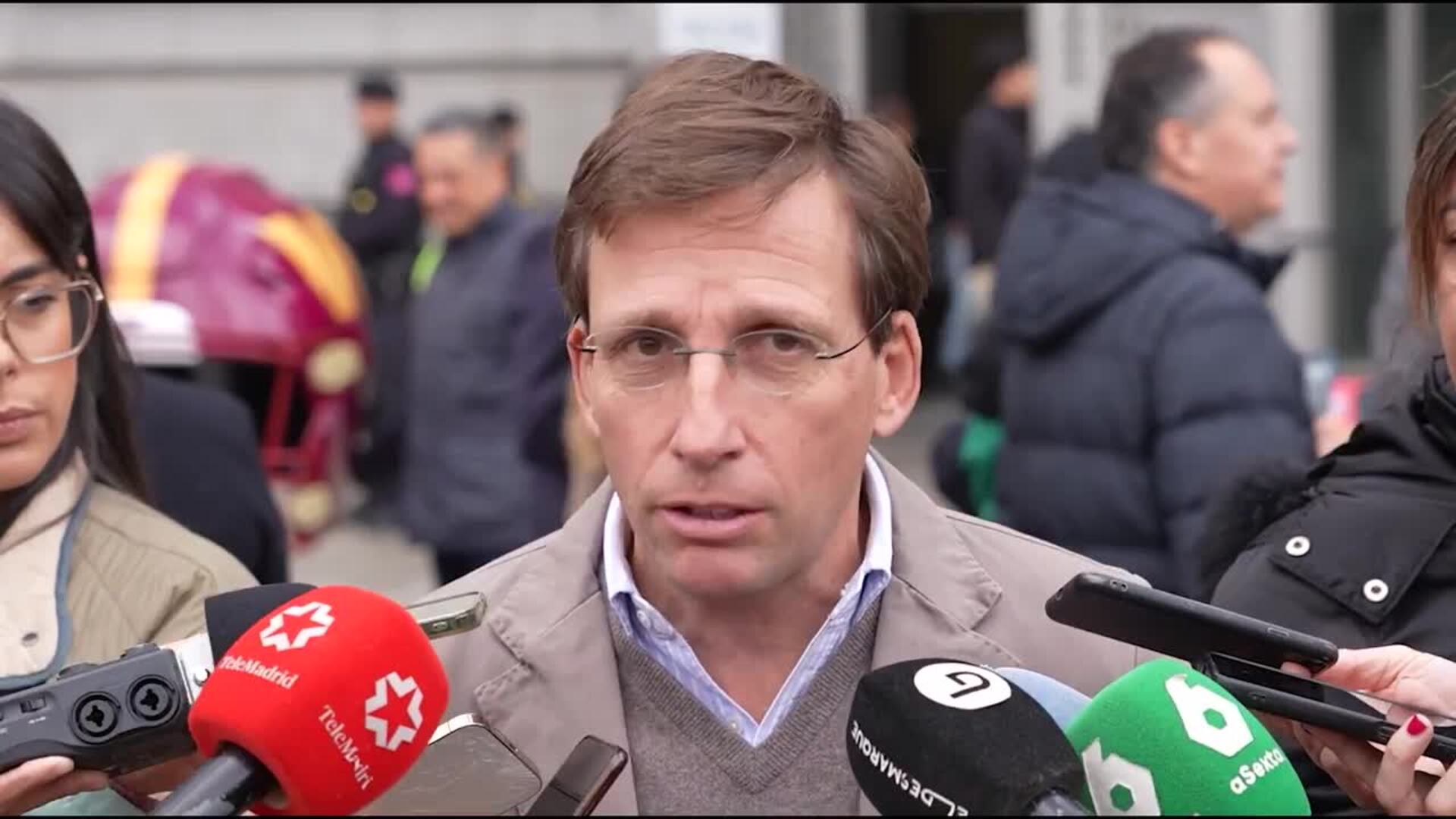 Almeida acusa al delegado del Gobierno de 