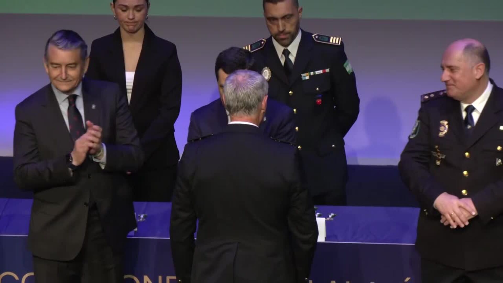 Moreno invita a Interior a elevar a 1.000 agentes la plantilla de la Policía Adscrita