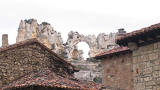 Uno de los pueblos más turísticos de Burgos ampliará su aparcamiento para estrenarlo esta primavera