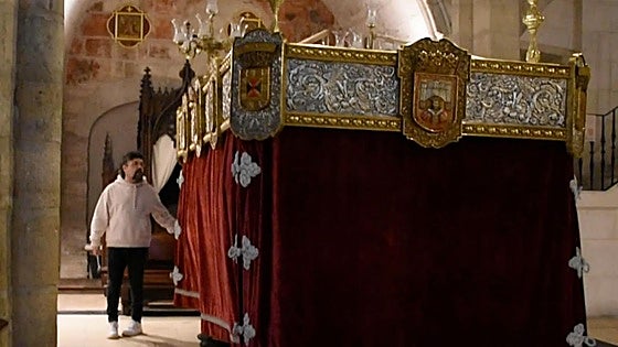 Sangre, madera y silencio en San Gil: cuatro siglos de historia tras el paso del Cristo de Burgos