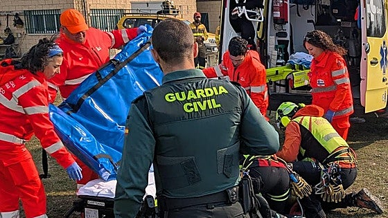 Rescatado en helicóptero un escalador tras sufrir una caída mientras hacía rappel en una cascada de Burgos