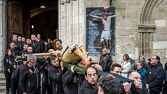 La procesión del Santísimo Cristo de Burgos, en imágenes