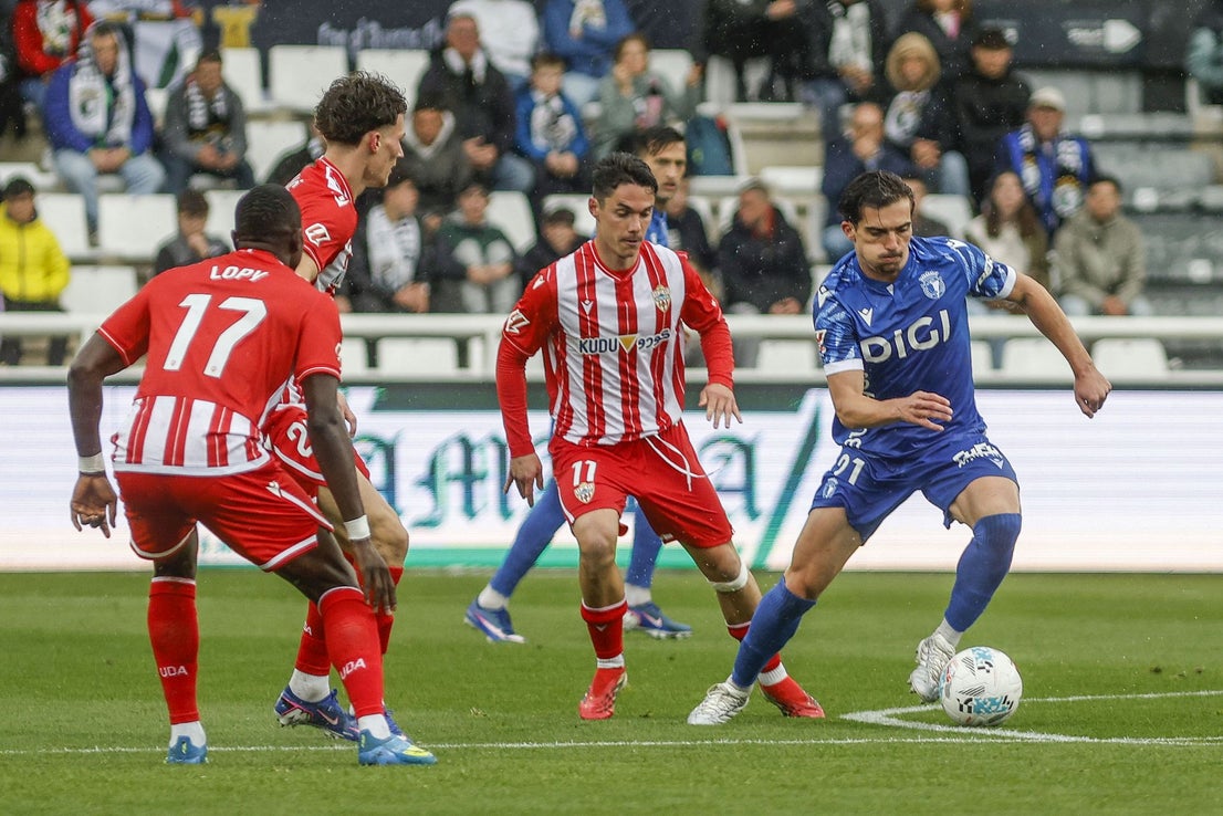 El empate entre el Burgos CF y la UD Almería, en imágenes
