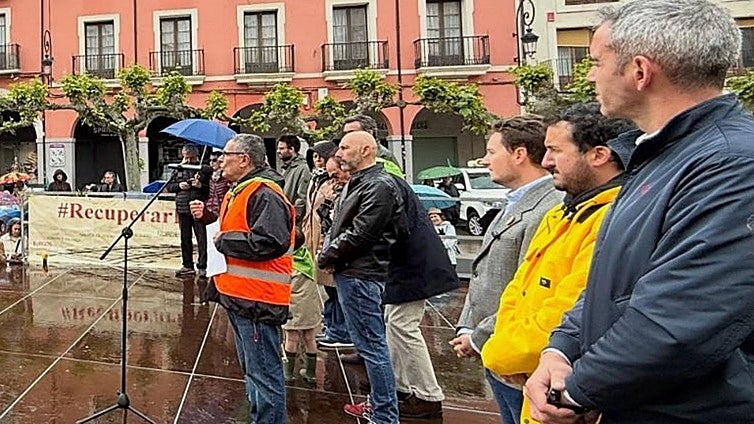 El clamor por el Tren Directo toma la A-1: cerca de un centenar de vehículos unidos entre Burgos y Aranda para exigir su reapertura