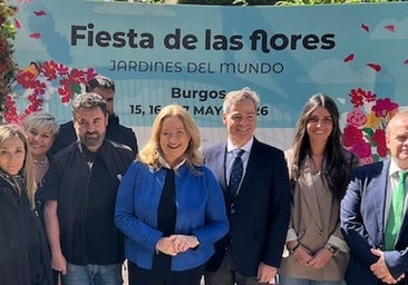 Foto de familia de la fiesta floral.