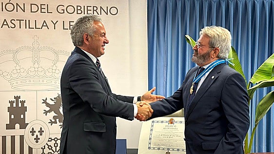 El presidente de la Hermandad de Donantes de Burgos recibe la medalla al Mérito Civil