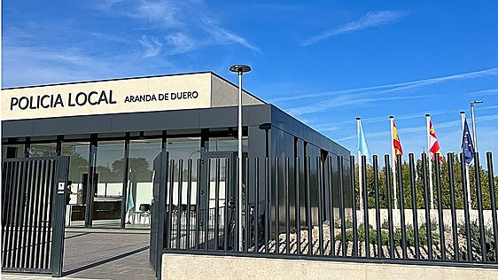 Denunciada una empresa de Aranda por tirar muebles y electrodomésticos de forma ilegal en contenedores habituales