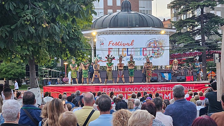 Miranda asegura una nueva edición del Festival Folclórico Internacional Jacinto Sarmiento