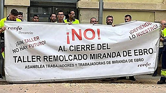 Renfe y los representantes de la plantilla de Miranda se reunirán el 23 de junio para abordar el futuro del taller de remolcado