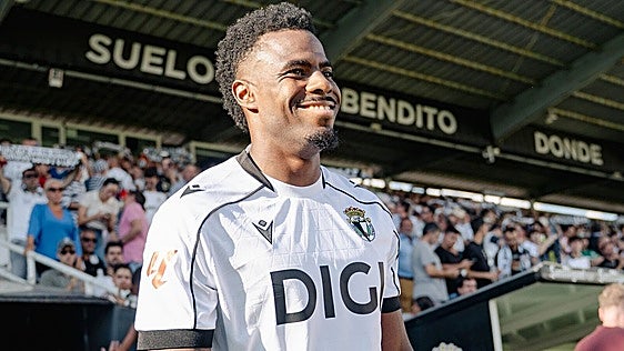 Kévin Appin, centrocampista del Burgos CF, convocado con Martinica