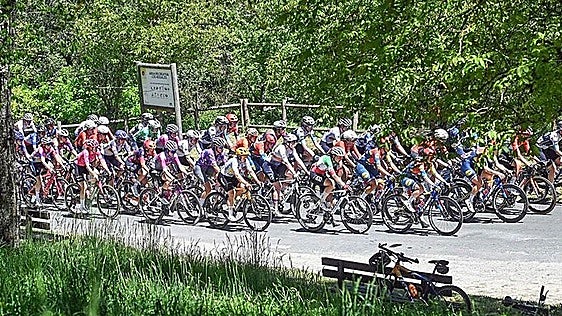 La Vuelta a Burgos 2026 se adentra en el 'Territorio Románico' en su cuarta etapa entre Palazuelos de Muñó y Briviesca
