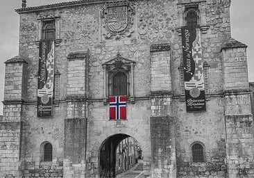 Fachada entrada Covarrubias