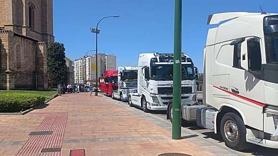 Los camioneros de Burgos se reúnen en Gamonal en el día de su patrón