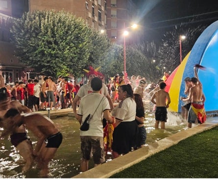 Imagen secundaria 1 - La fiesta se prolongó durante toda la jornada