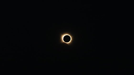 Así se ha visto paso a paso el eclipse solar en Burgos