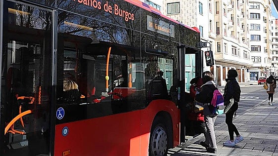 Las líneas de autobús urbano de Burgos que modificarán su recorrido el próximo lunes y martes