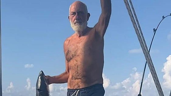 Parte de la familia del empresario desaparecido en el Mediterráneo regresa a Burgos: «Pese al revuelo, seguimos sin comunicación oficial de la búsqueda de mi padre»