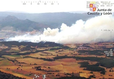 Permanece activo el incendio que ha arrasado un bosque en la provincia de Burgos