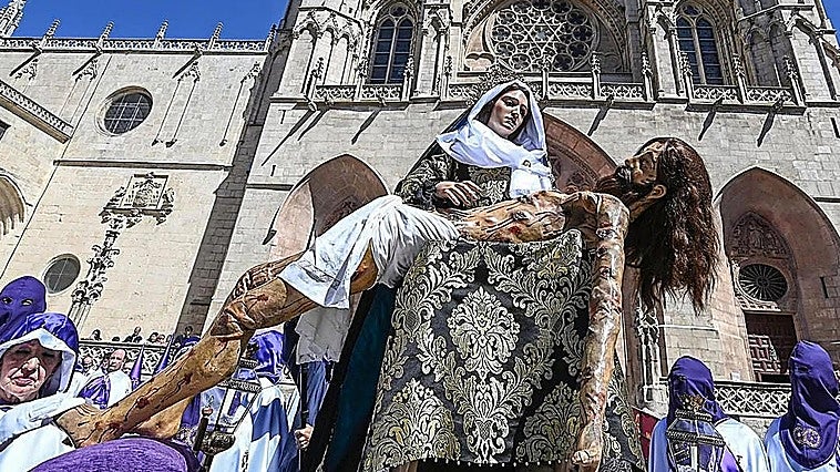 El Ayuntamiento aprueba por unanimidad pedir la declaración de Interés Turístico Internacional para la Semana Santa de Burgos