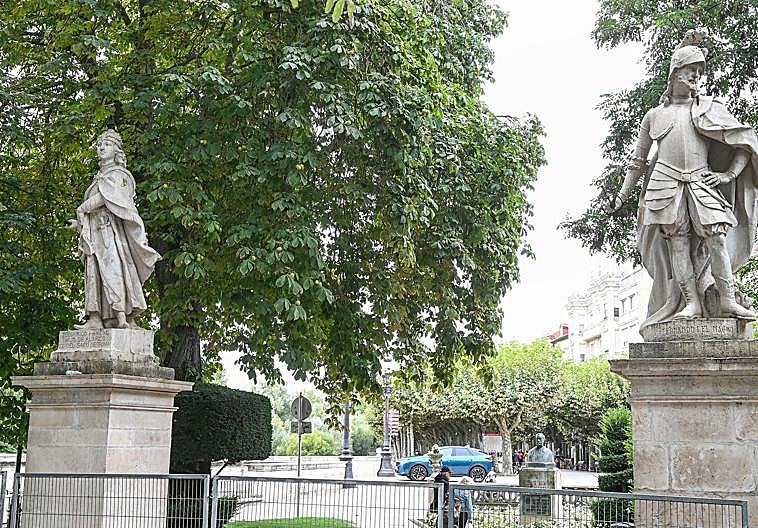 Imagen principal - El sueño que llevó hasta Burgos las esculturas del Palacio Real